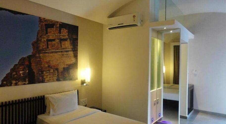 Whispering Palms Beach Resort