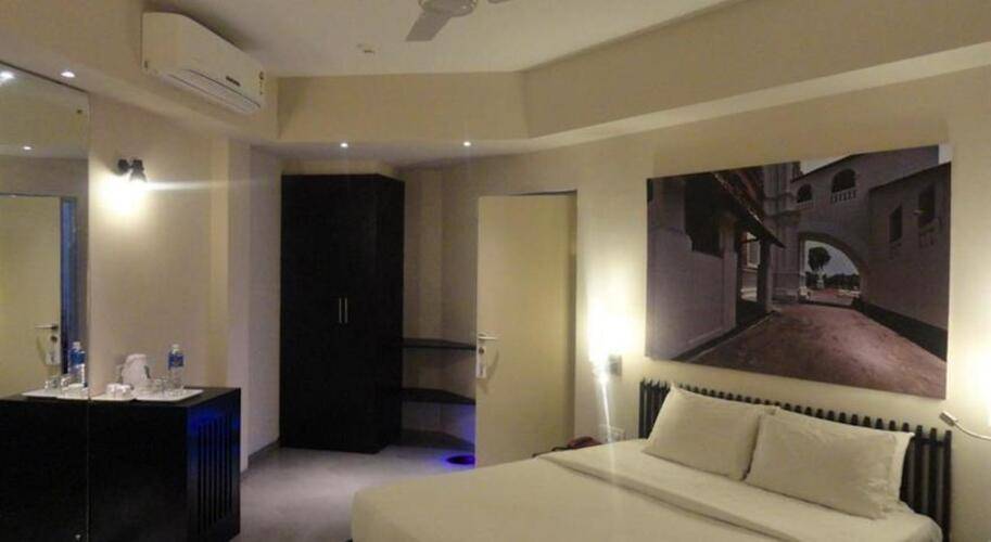 Whispering Palms Beach Resort