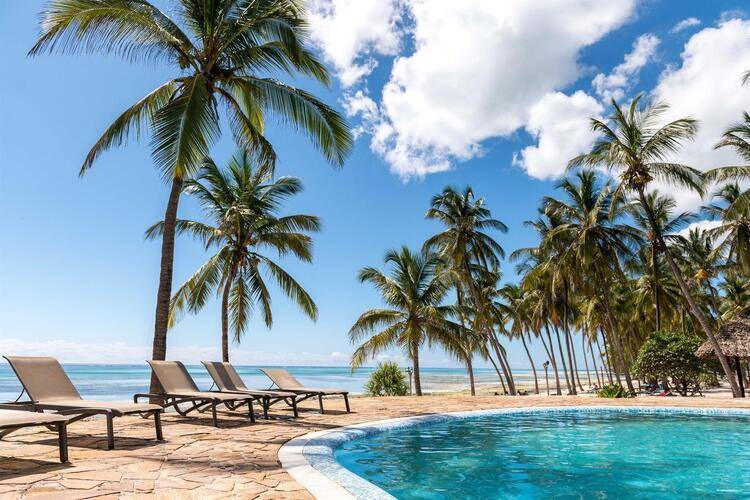 Karafuu Hotel Beach Resort