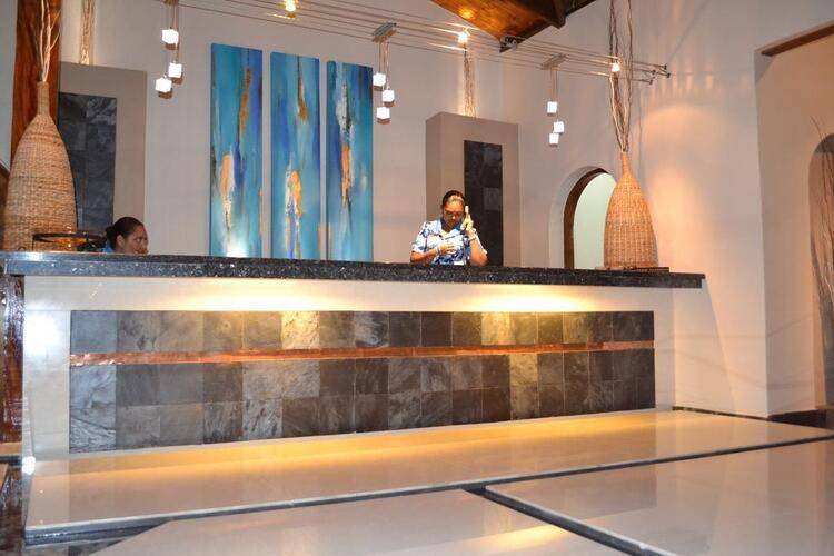 Coco De Mer Hotel & Black Parrot Suites
