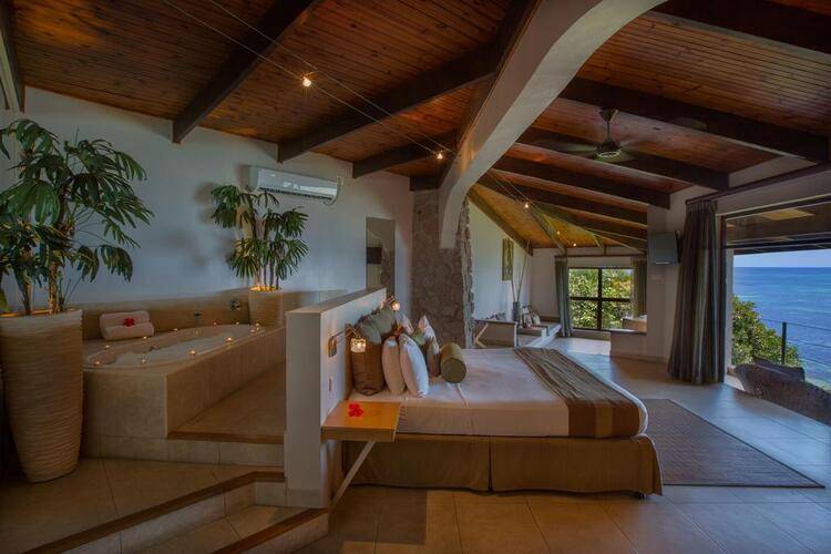 Coco De Mer Hotel & Black Parrot Suites