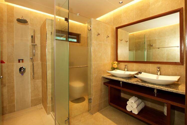 Coco De Mer Hotel & Black Parrot Suites
