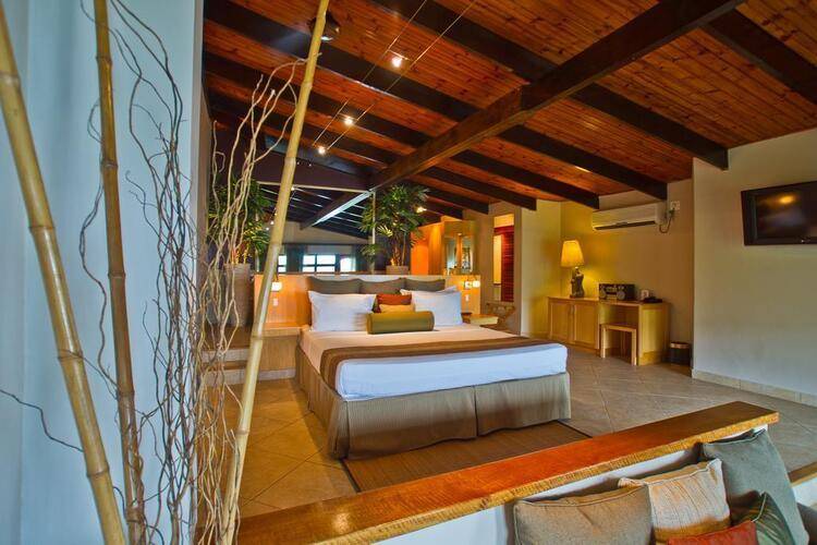 Coco De Mer Hotel & Black Parrot Suites