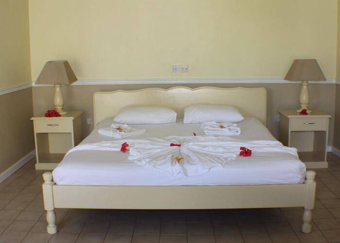 La Roussette Hotel