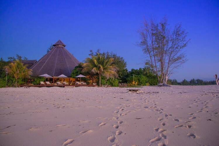 Denis Private Island