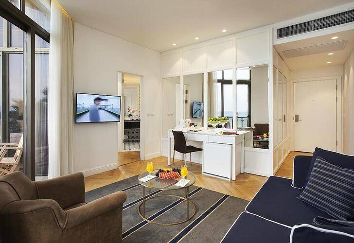 Daniel Herzlia Hotel