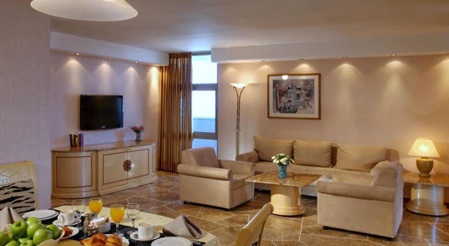 The Seasons Hotel Netanya