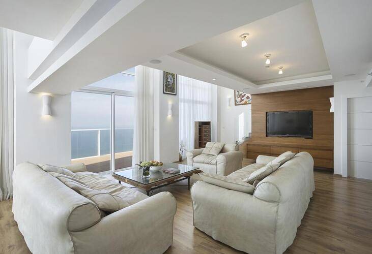 Island Luxurious Suites Hotel
