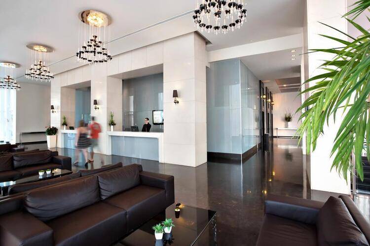 Island Luxurious Suites Hotel