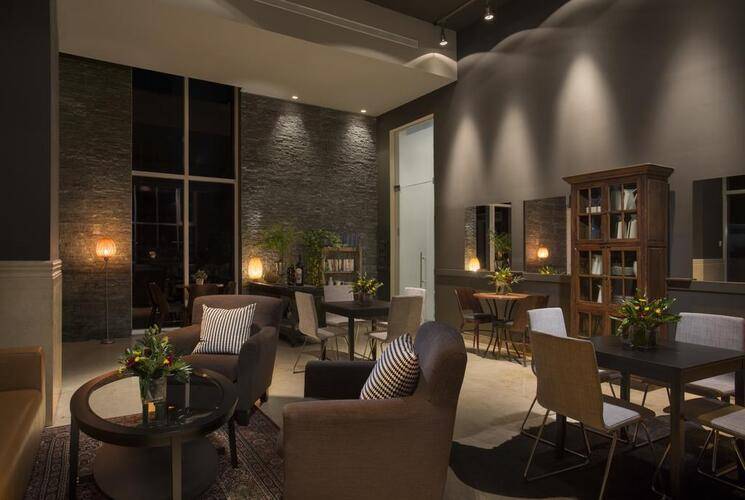 Island Luxurious Suites Hotel