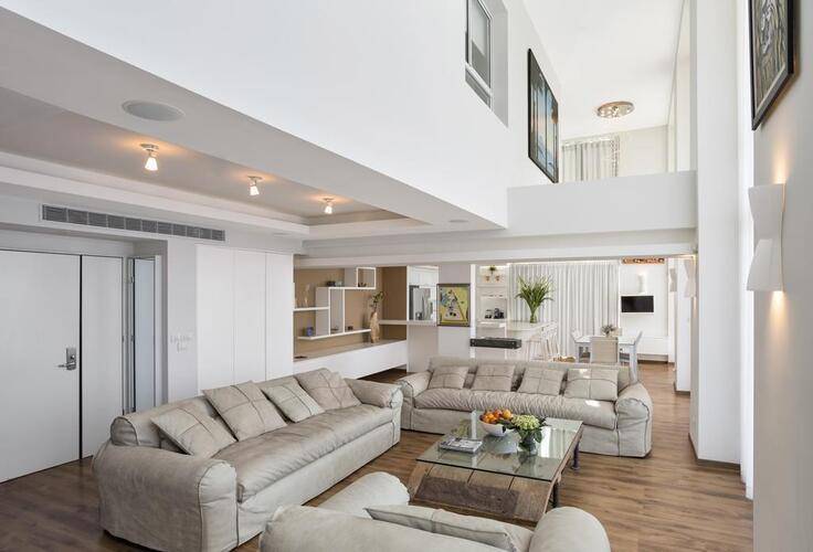 Island Luxurious Suites Hotel