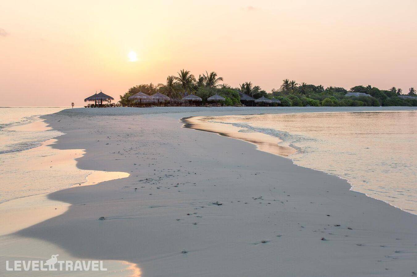 фотографии отеля Palm Beach Resort & Spa Maldives в Мальдивы(Лавиани Атолл) - фото №2