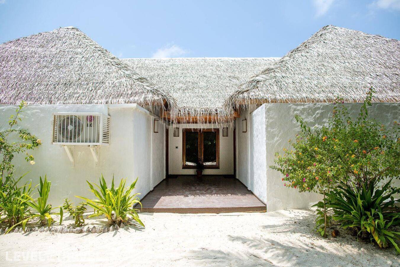 фотографии отеля Palm Beach Resort & Spa Maldives в Мальдивы(Лавиани Атолл) - фото №52