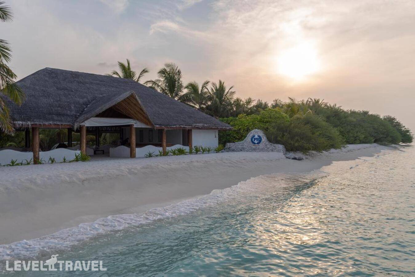 фотографии отеля Palm Beach Resort & Spa Maldives в Мальдивы(Лавиани Атолл) - фото №19