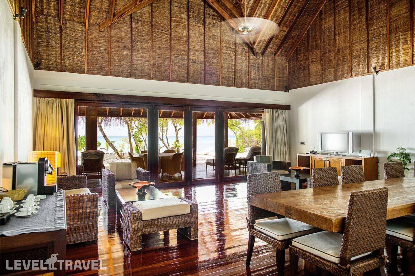 фотографии отеля Palm Beach Resort & Spa Maldives в Мальдивы(Лавиани Атолл) - фото №51