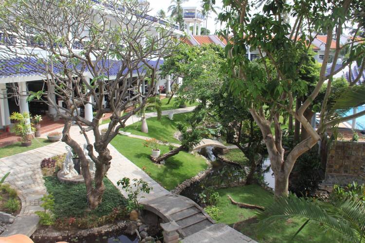 Dynasty Resort