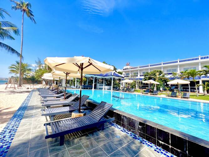 Dynasty Resort