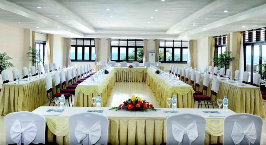 Muine Century Beach Resort & Spa (Ex.Muine De Century Beach)