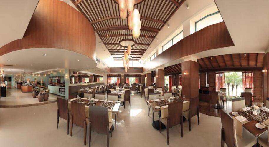 Pan Pacific Hanoi (Ex. Sofitel Plaza Hanoi)