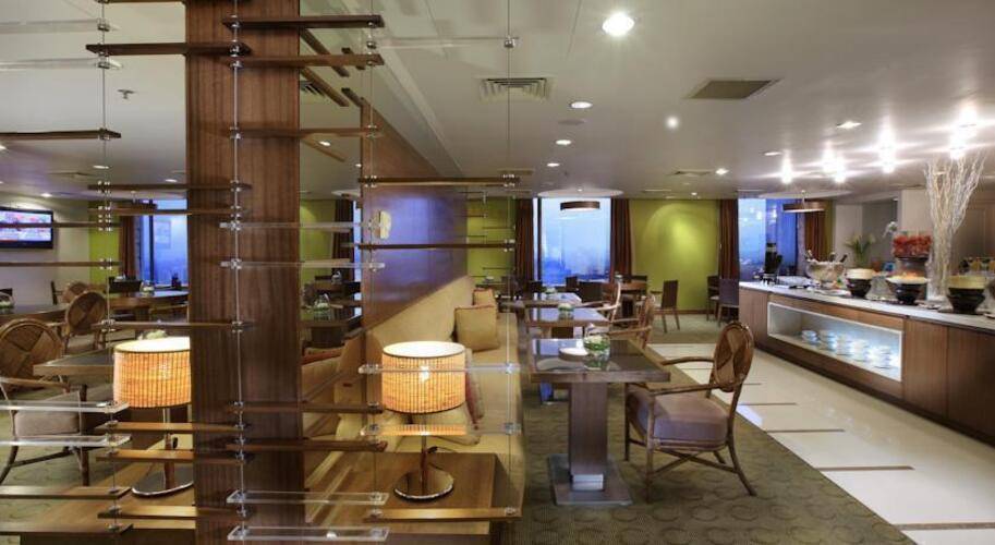 Pan Pacific Hanoi (Ex. Sofitel Plaza Hanoi)