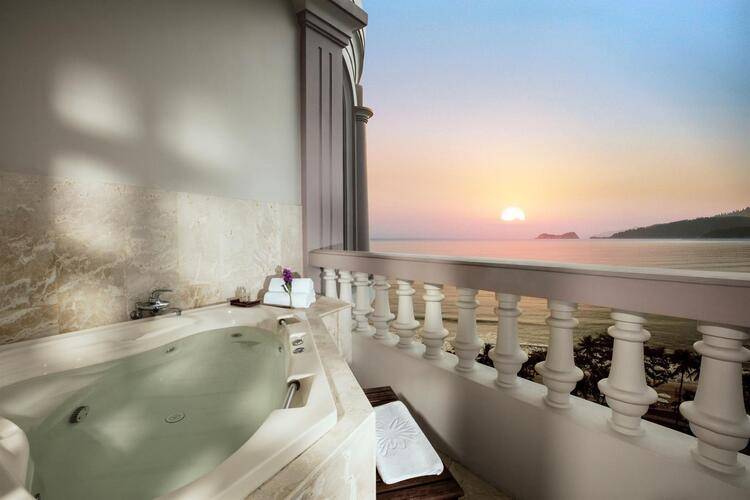 Sunrise Nha Trang Beach Hotel & Spa