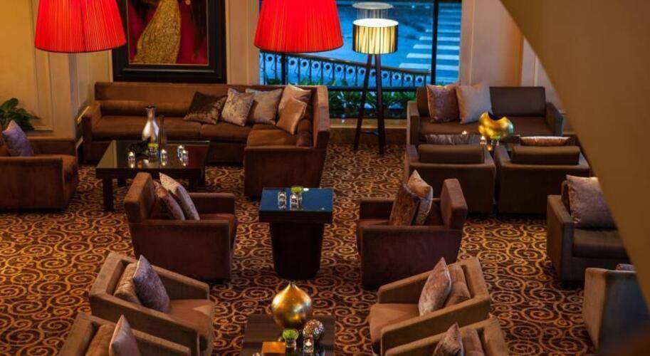 Renaissance Riverside Hotel