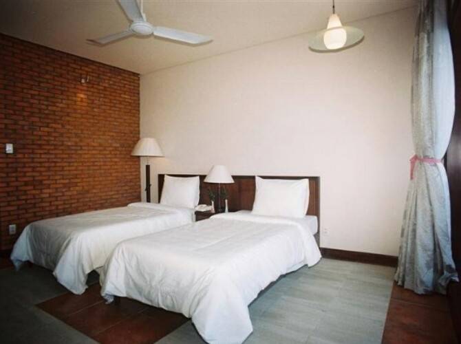 Oriental Pearl Resort