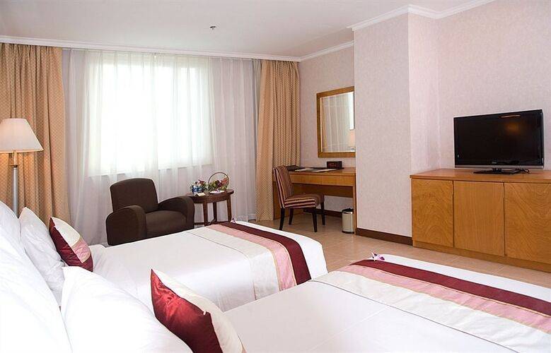 Windsor Plaza Hotel
