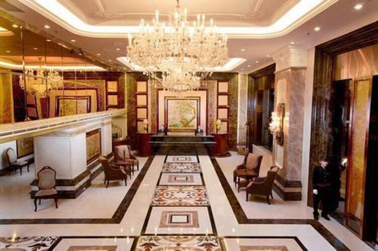 Windsor Plaza Hotel