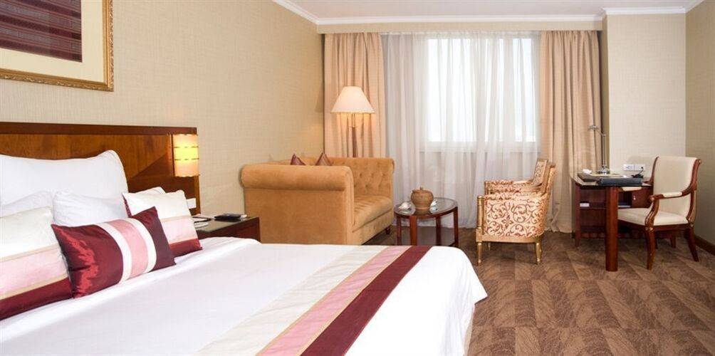 Windsor Plaza Hotel