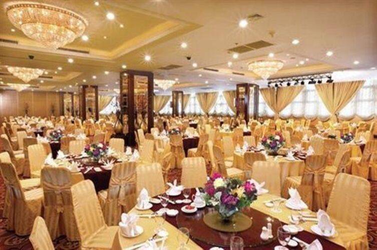 Windsor Plaza Hotel