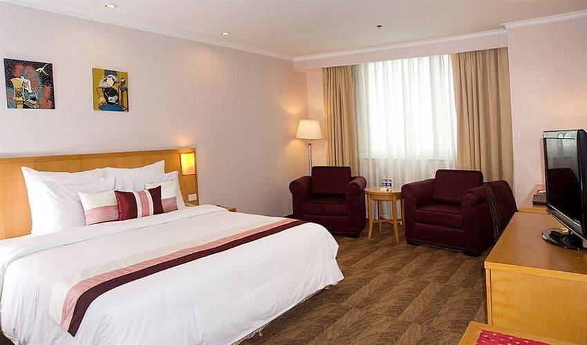 Windsor Plaza Hotel