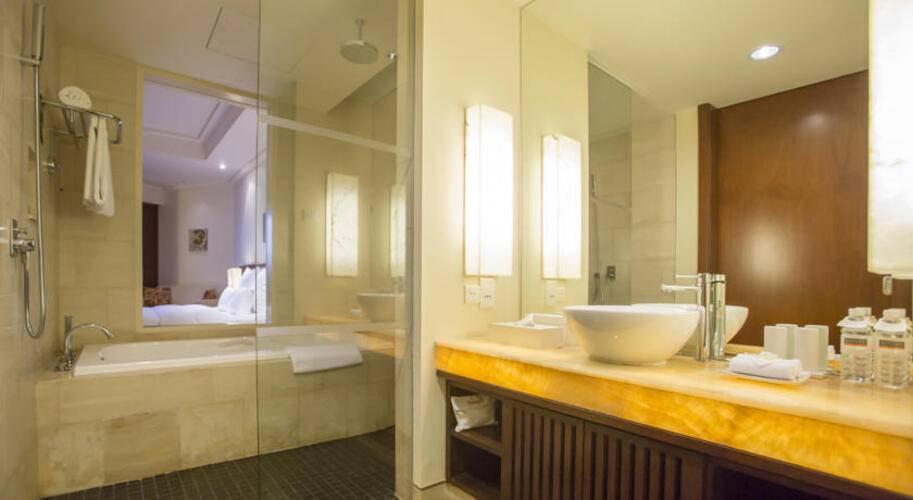 Pullman Danang Beach Resort (Ex. Lifestyle Resort)