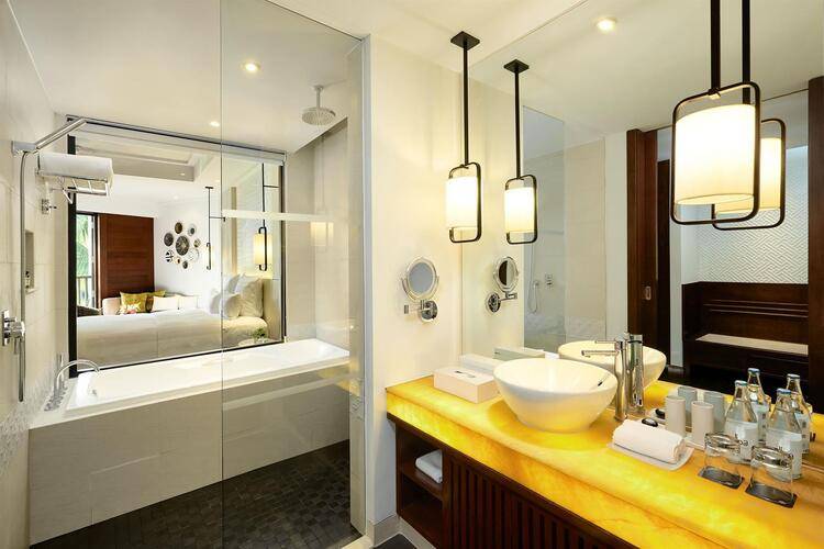 Pullman Danang Beach Resort (Ex. Lifestyle Resort)