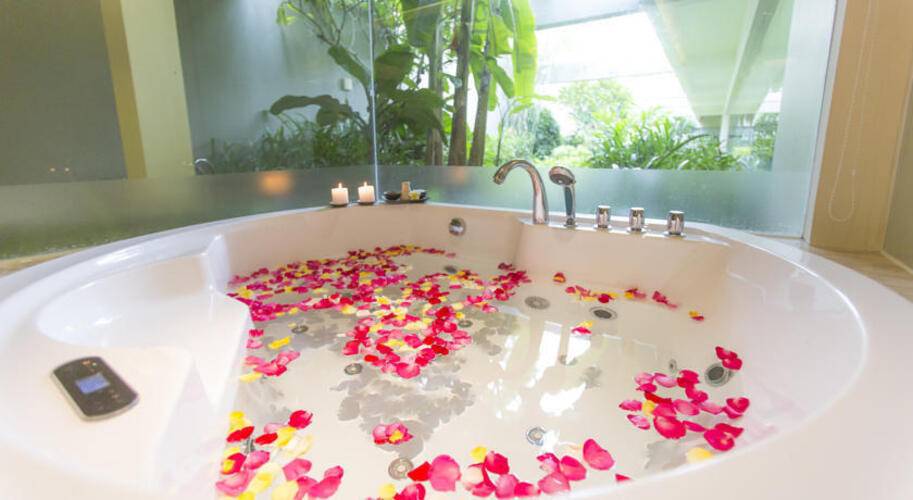 Pullman Danang Beach Resort (Ex. Lifestyle Resort)