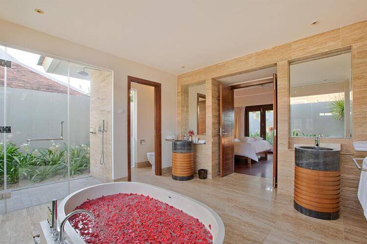 Pullman Danang Beach Resort (Ex. Lifestyle Resort)