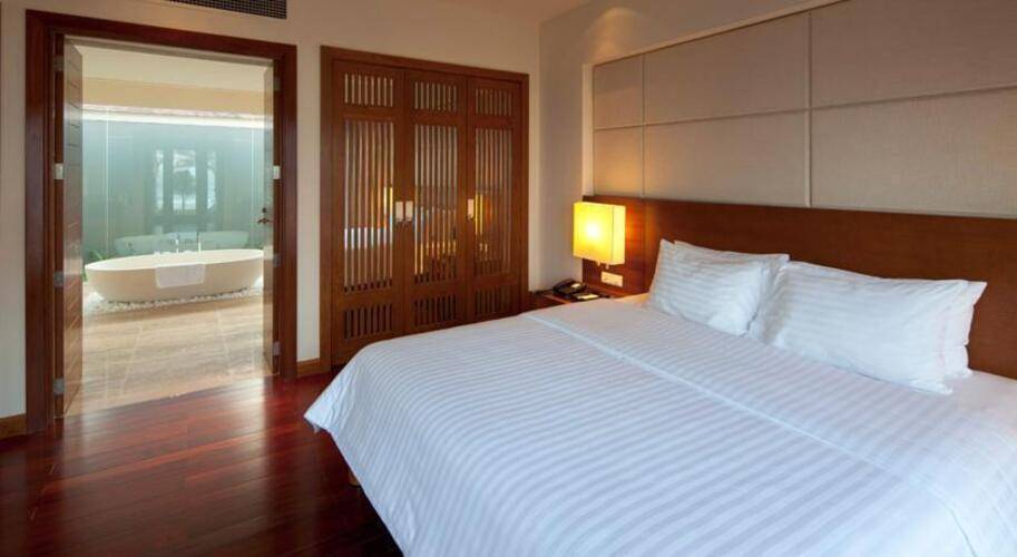 Pullman Danang Beach Resort (Ex. Lifestyle Resort)