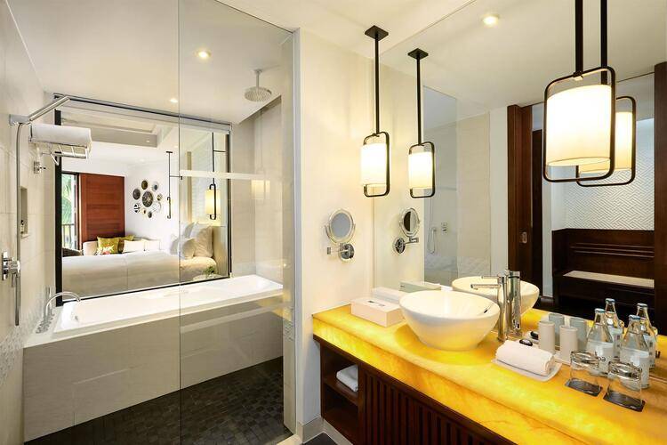 Pullman Danang Beach Resort (Ex. Lifestyle Resort)