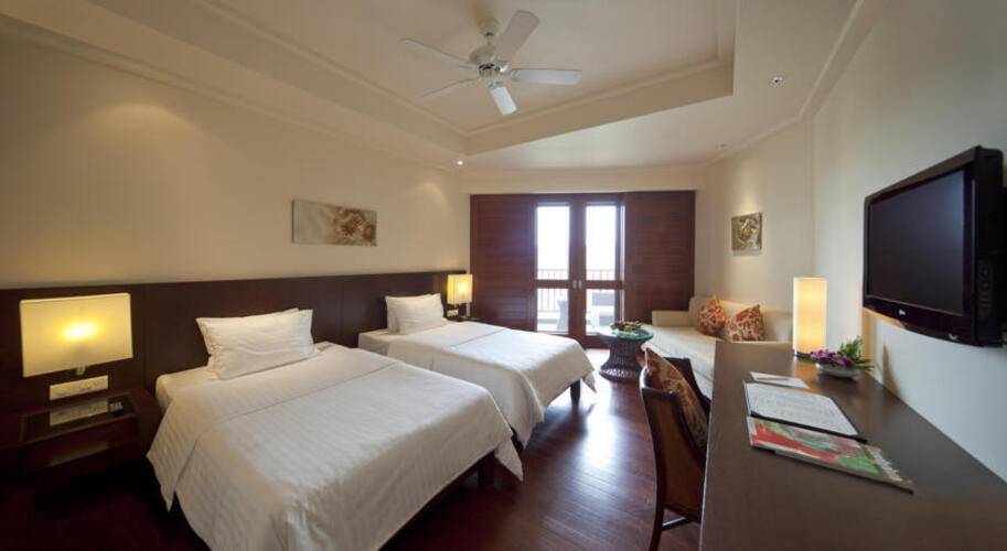 Pullman Danang Beach Resort (Ex. Lifestyle Resort)