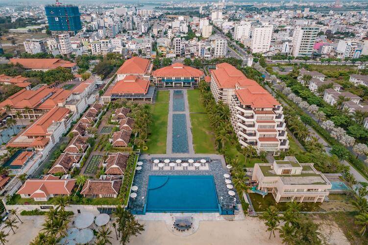 Pullman Danang Beach Resort (Ex. Lifestyle Resort)