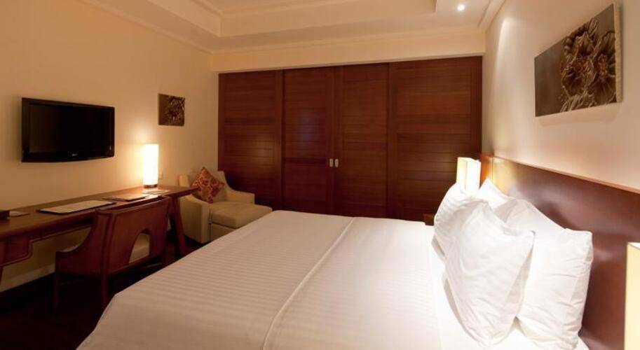 Pullman Danang Beach Resort (Ex. Lifestyle Resort)