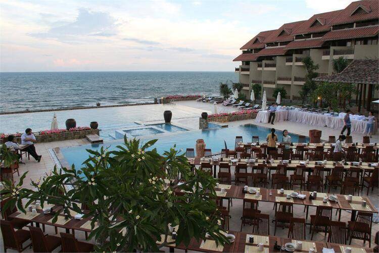 Romana Resort & Spa
