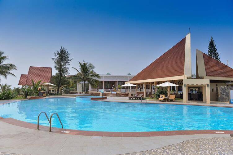 Centara Sandy Beach Resort Danang (Ex.Sandy Beach Resort)