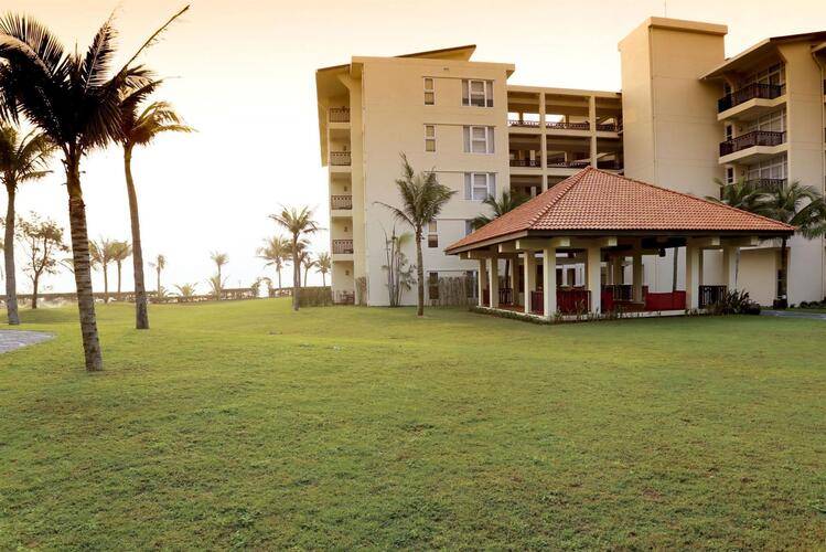 Centara Sandy Beach Resort Danang (Ex.Sandy Beach Resort)