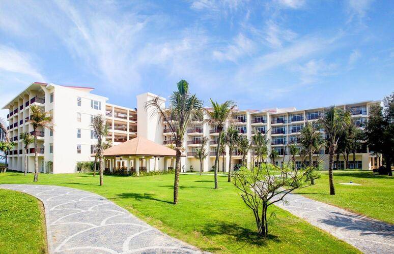 Centara Sandy Beach Resort Danang (Ex.Sandy Beach Resort)
