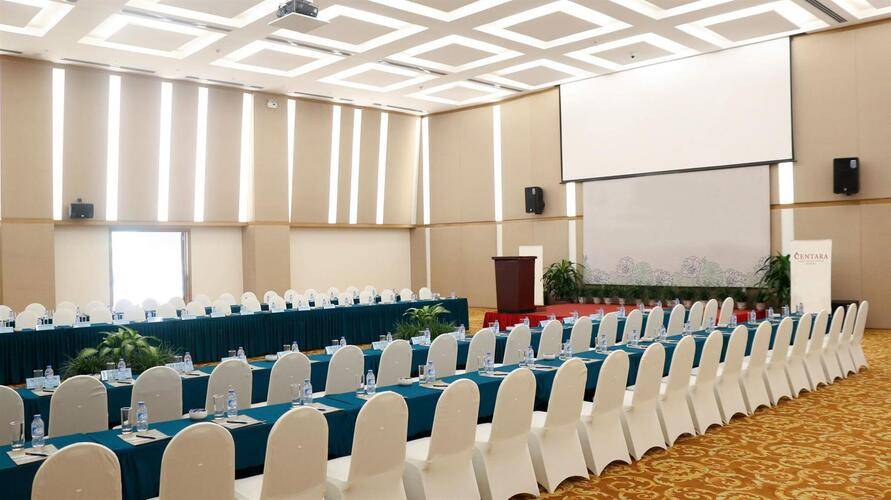 Centara Sandy Beach Resort Danang (Ex.Sandy Beach Resort)