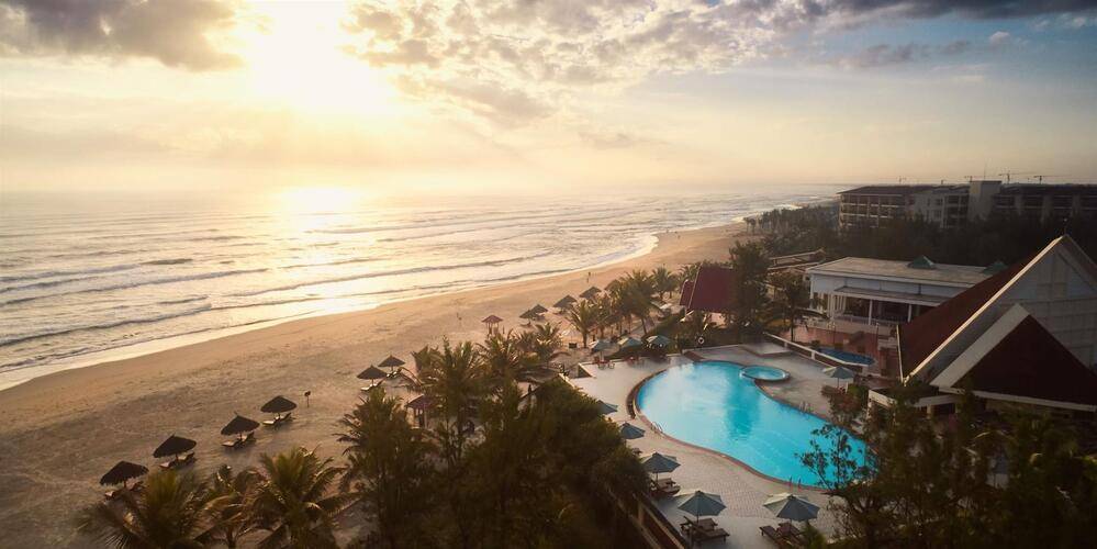 Centara Sandy Beach Resort Danang (Ex.Sandy Beach Resort)