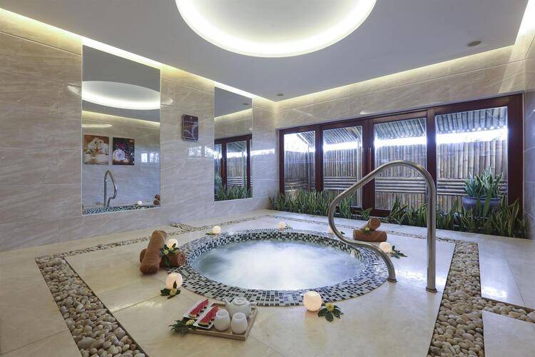 Centara Sandy Beach Resort Danang (Ex.Sandy Beach Resort)