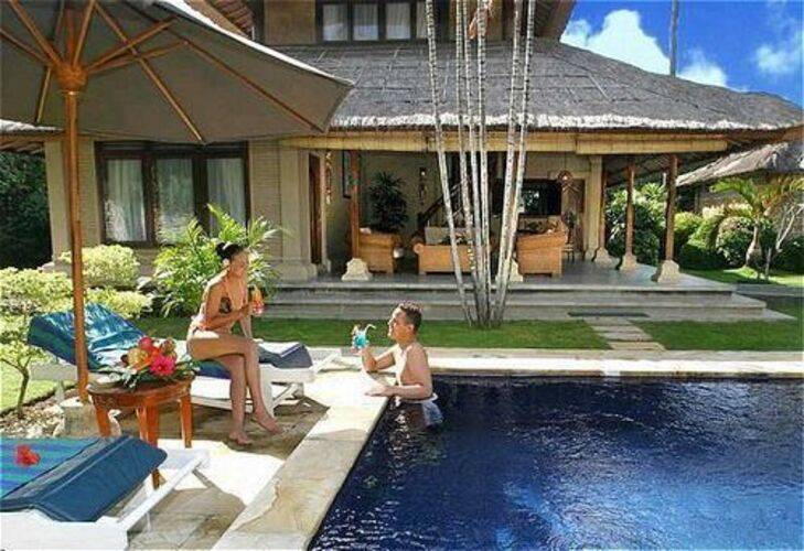 Aneka Beach Hotel