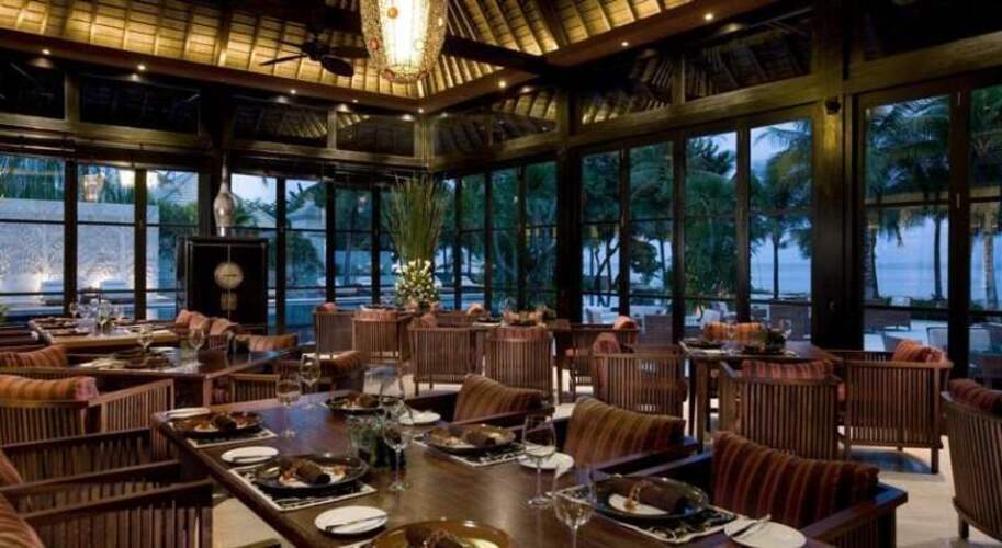The Royal Santrian Villas